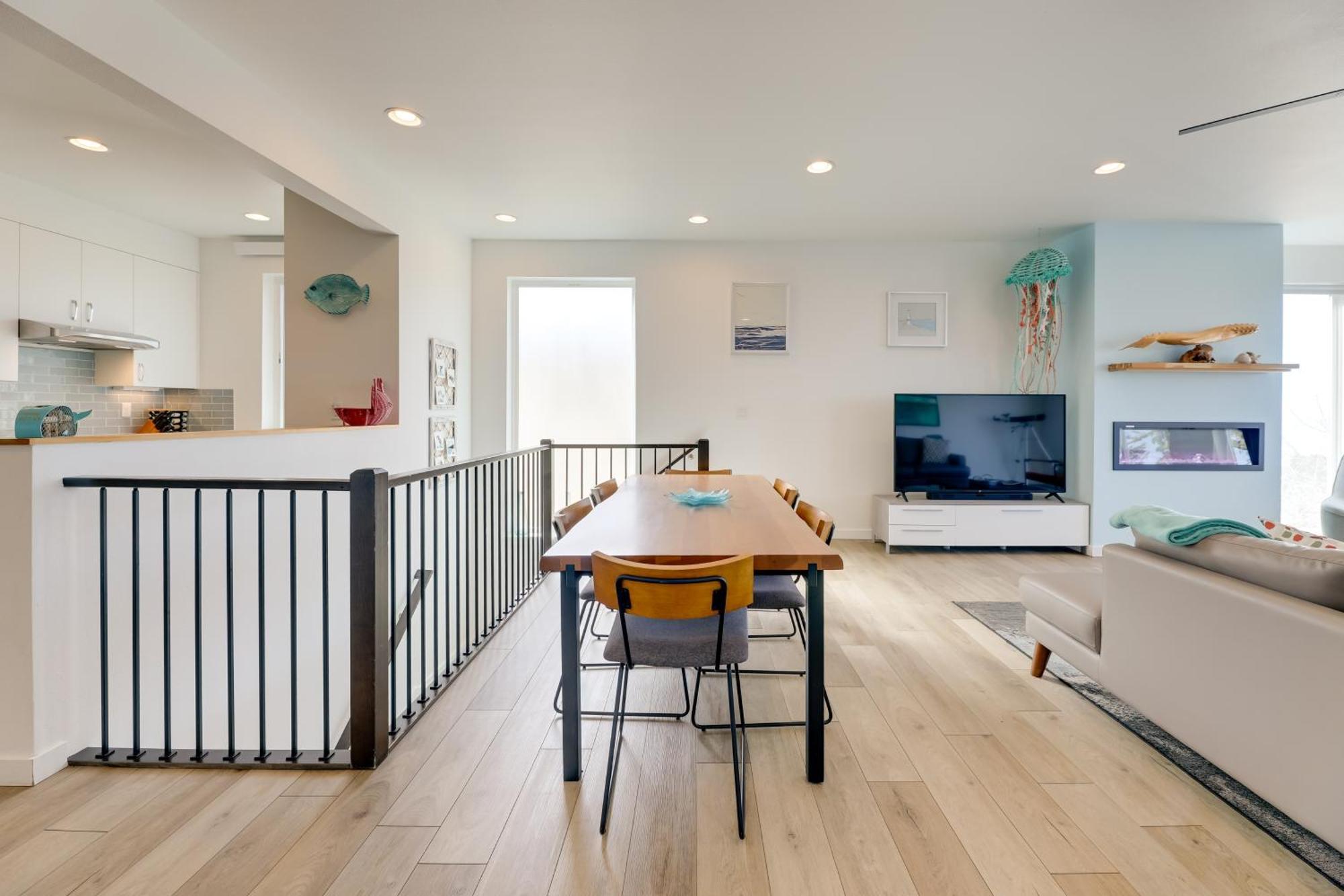 Scenic Depoe Bay Townhome With Deck Less Than 1 Mi To Parks! Exterior photo