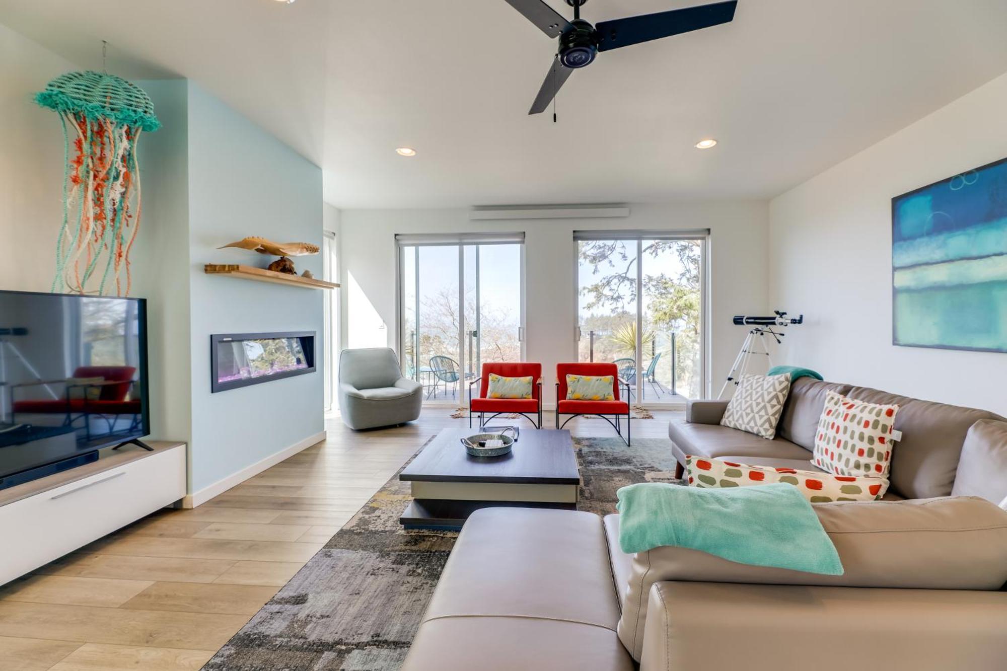 Scenic Depoe Bay Townhome With Deck Less Than 1 Mi To Parks! Exterior photo