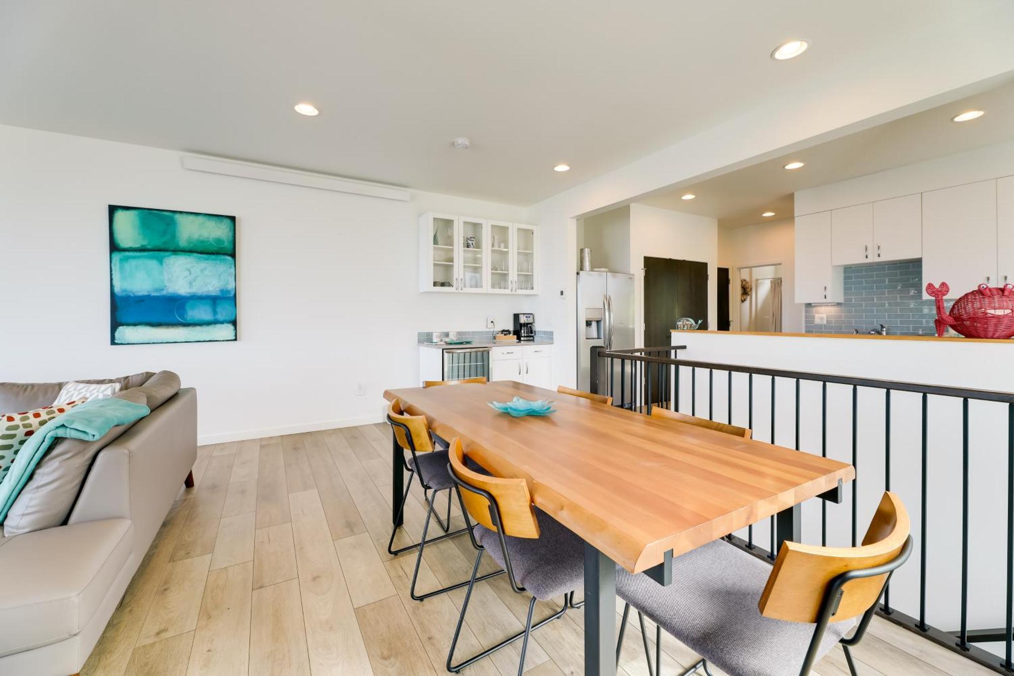 Scenic Depoe Bay Townhome With Deck Less Than 1 Mi To Parks! Exterior photo