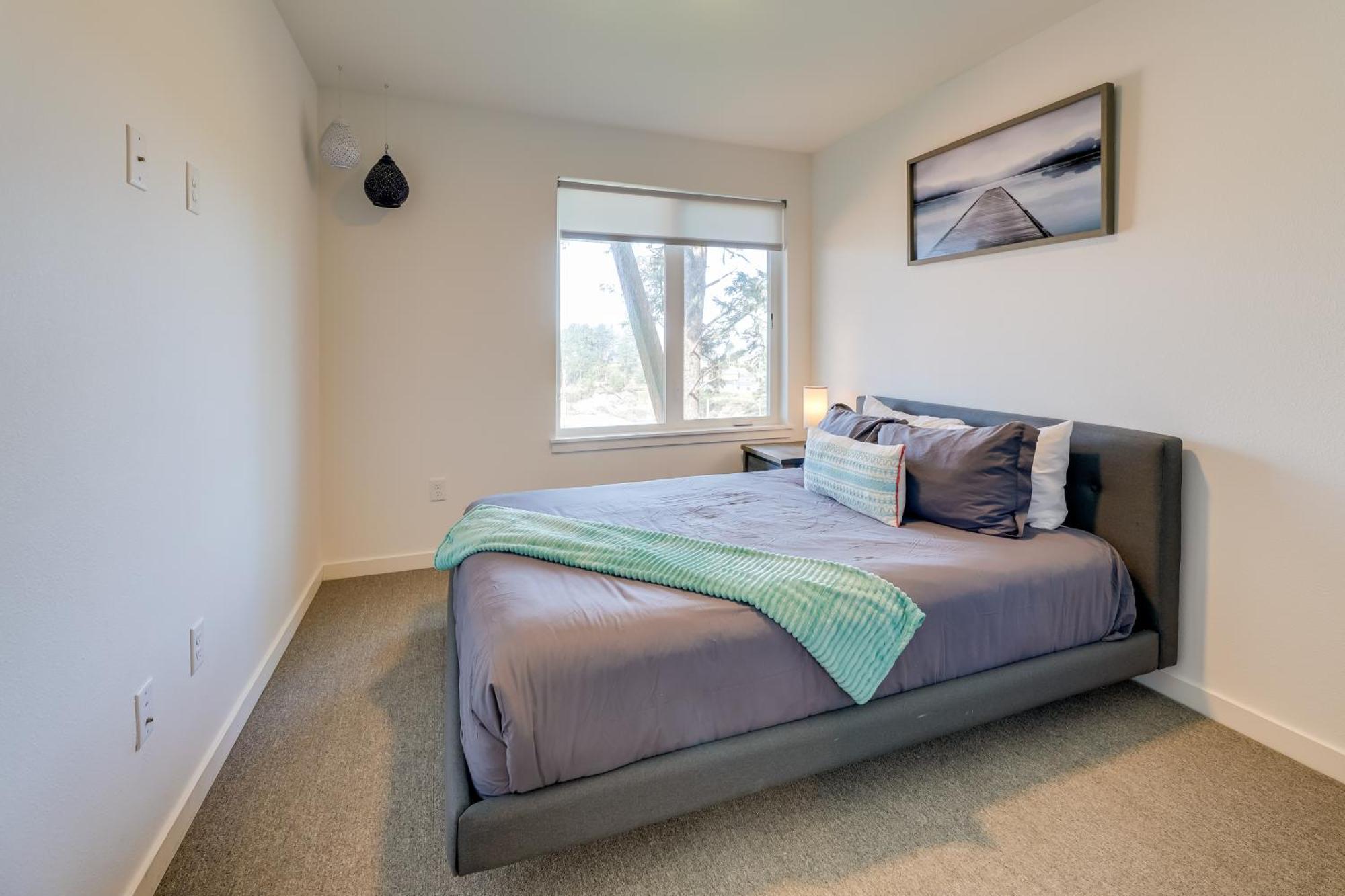 Scenic Depoe Bay Townhome With Deck Less Than 1 Mi To Parks! Exterior photo